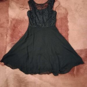 Sleeveless Black Lace Bodice Midi Dress